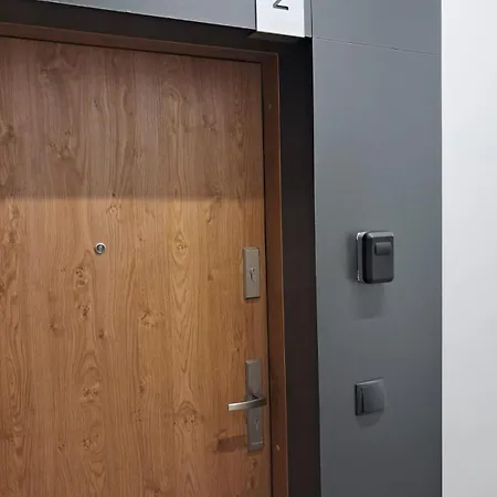 Mieszkanie Ptasia 20 Obok Stadionu I Lotniska Z Darmowym Parkingiem -Self Check In Poznan Exterior photo