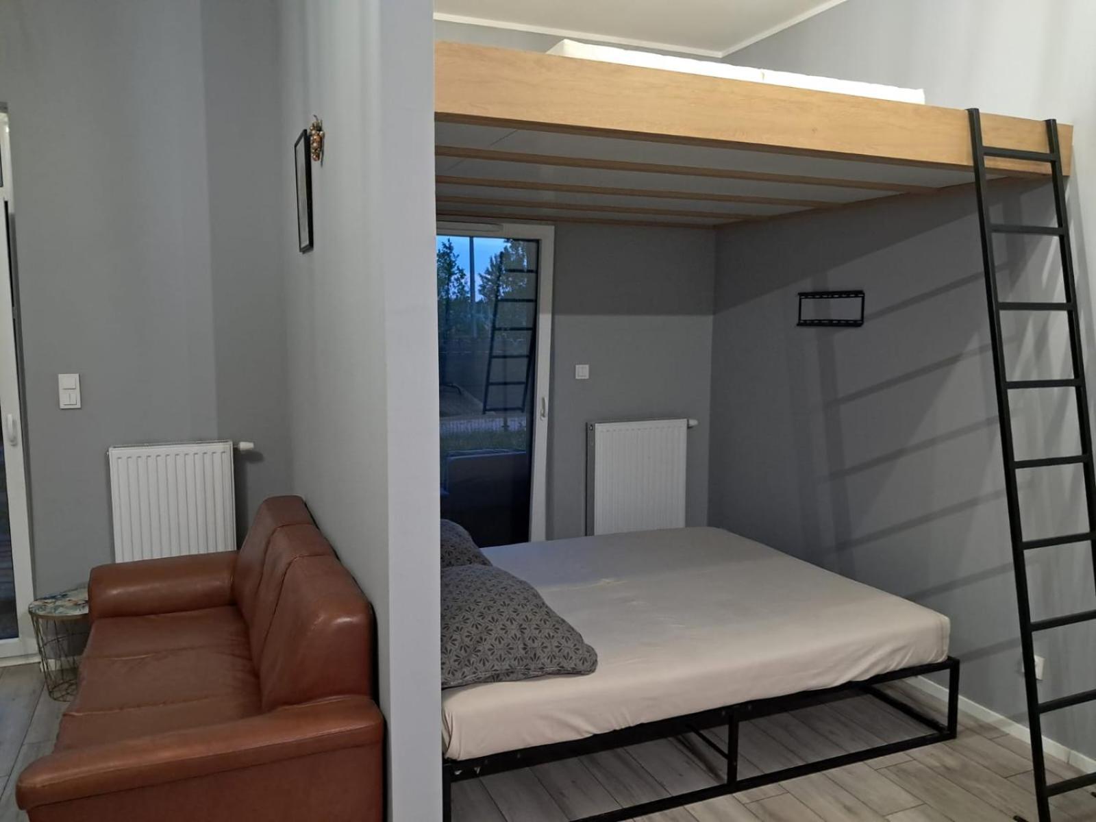 Apartment Mieszkanie Ptasia 20 Obok Stadionu I Lotniska Z Darmowym Parkingiem -self Check In